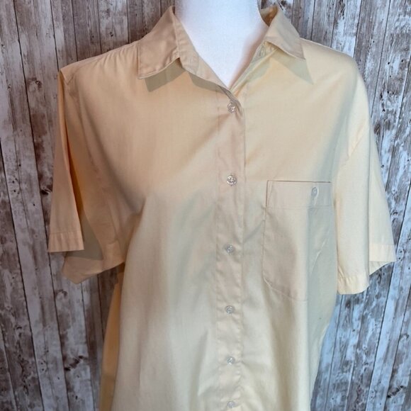 L.L. Bean Yellow Short Sleeve Button Down Shirt size 16 - Picture 2 of 5